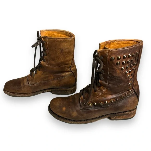 BED STU Predictable Brown Motorcycle Boots Studded Distressed Leather